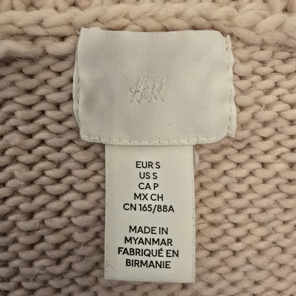 Dusty Rose Cabel Knit Sweater - Picture 7 of 8